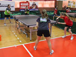Lucka a Zuzka vo �tvorhre
                      proti D. Kelly (GBR) a I. Asipaviciute (LTU)